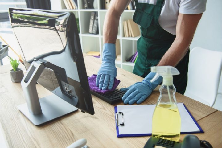 Nettoyer les bureaux pour une productivité optimale : conseils et astuces